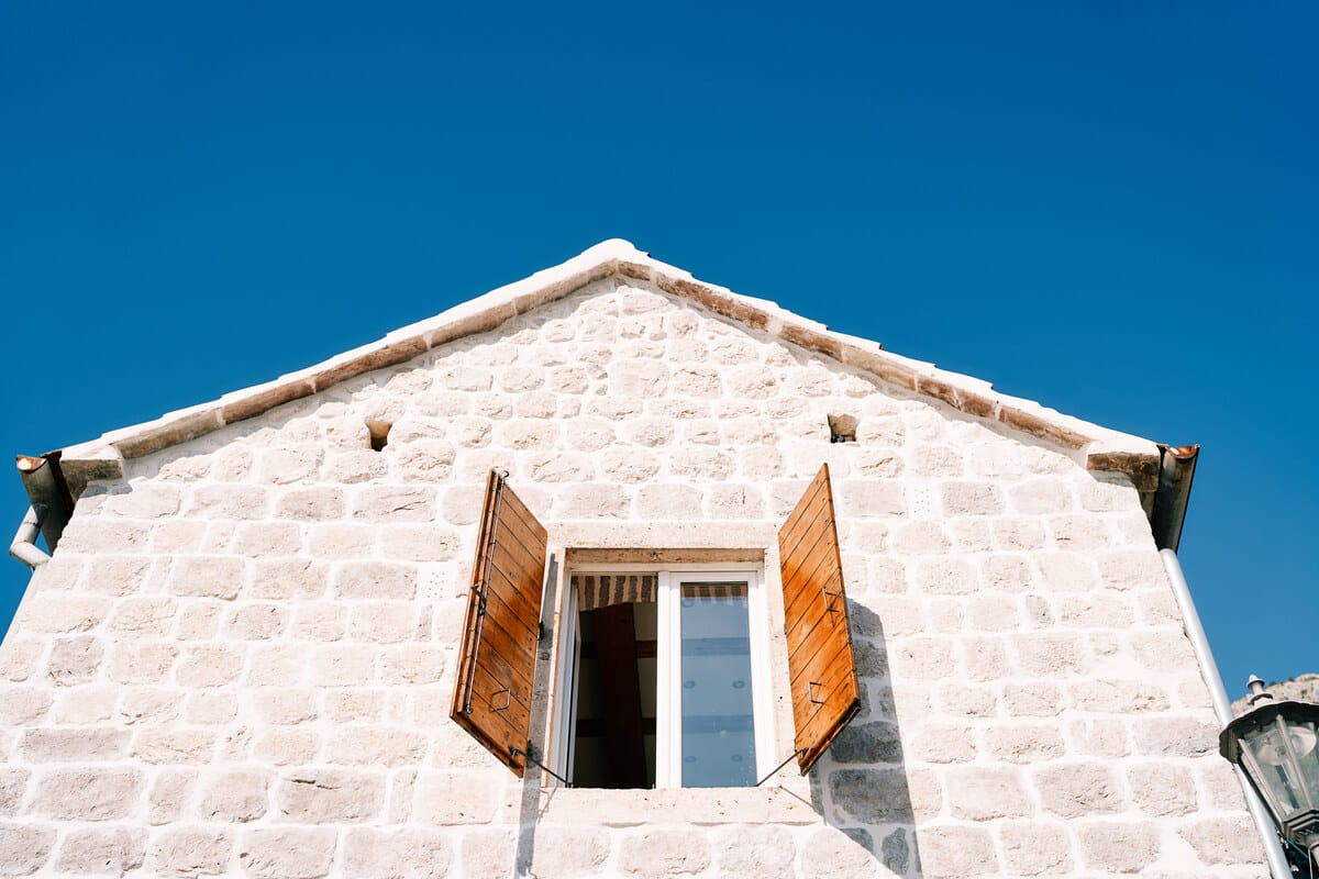 Yenifoça Sahil Villa Dış Cephe — Sarı Foça Taşı — dis-cephe-tas-kaplama —  — Foça Taş