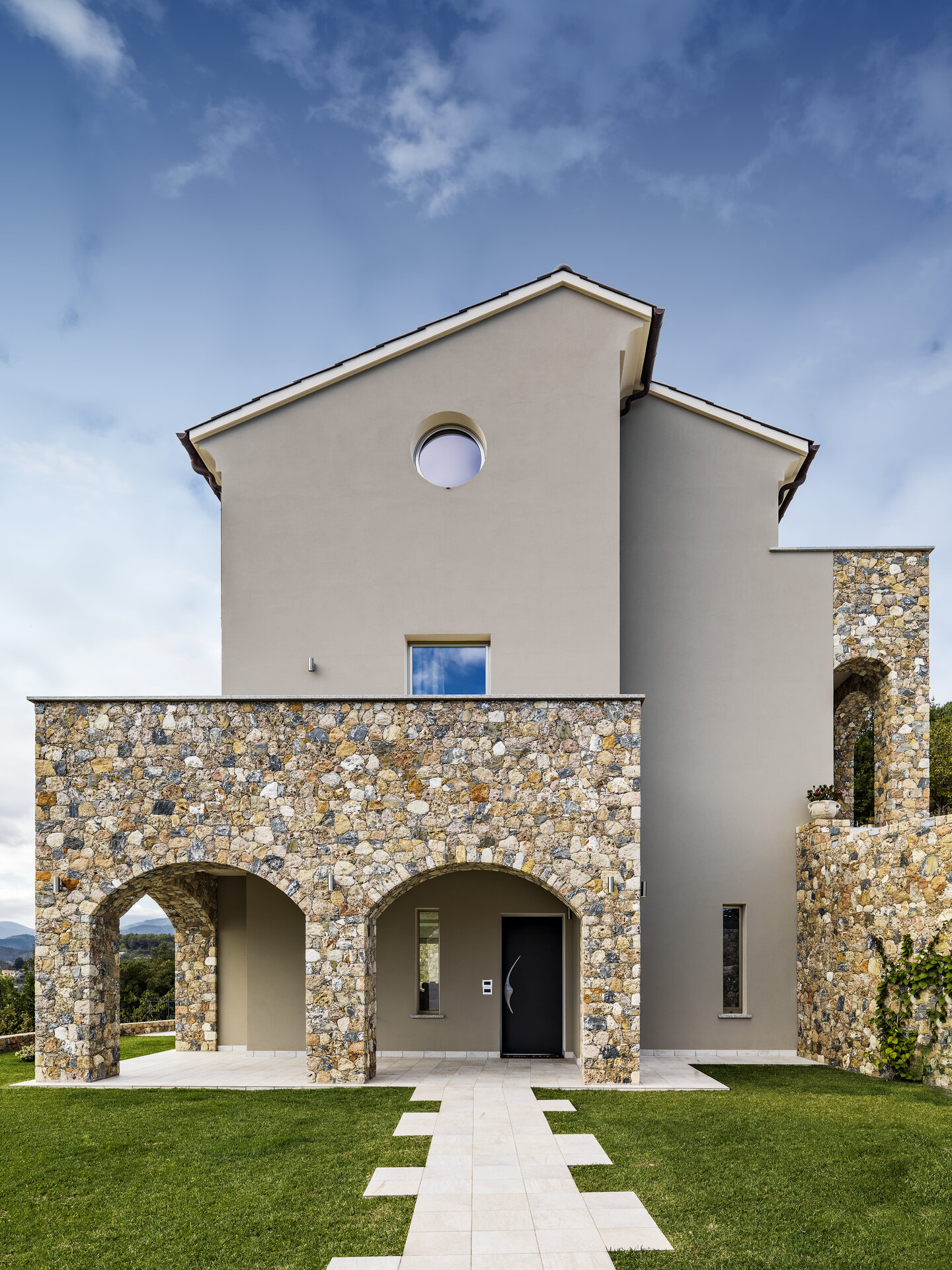 Yenifoça villa doğaltaş kaplama